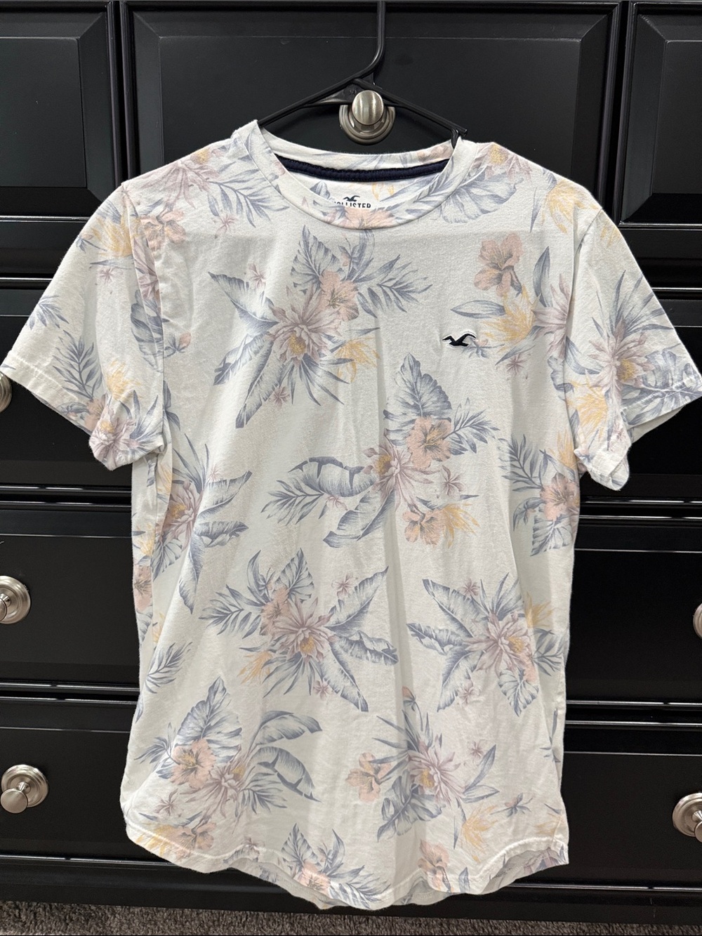 Hollister Men's Light Floral Crewneck Tee - White with Pastel Blue & Peach